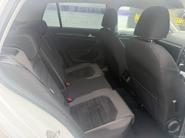 Volkswagen Golf 2015 396699343