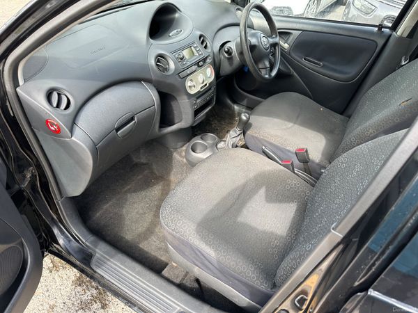 Toyota Yaris 2005 1.0 VVT-I Luna 396606277