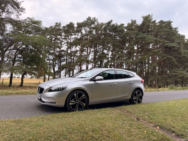 Volvo V40 2017 D2 Diesel Low KM 396610813