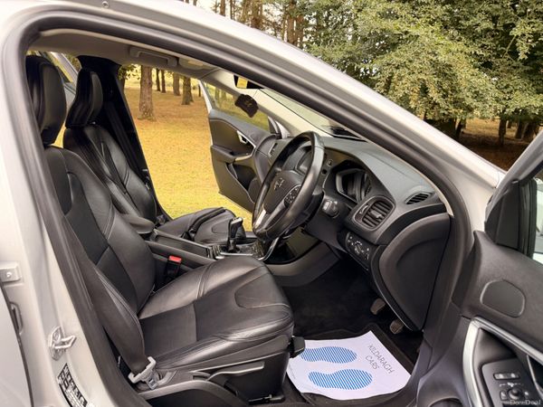 Volvo V40 2017 D2 Diesel Low KM 396610839