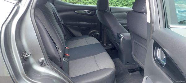 Nissan Qashqai 2015 Automatic 396633083