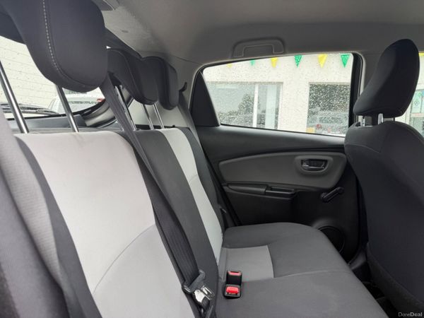Toyota Yaris LUNA 396763861