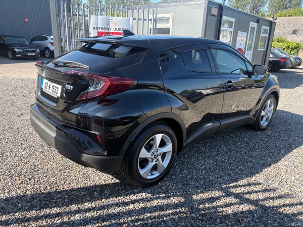 182 Toyota C-HR hybrid 396867845