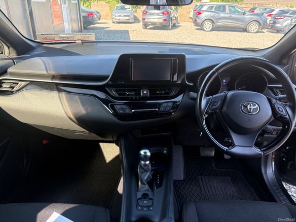 182 Toyota C-HR hybrid 396867855