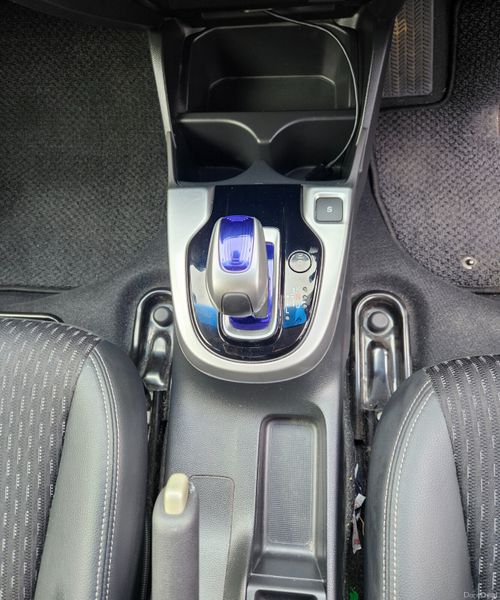 Honda Fit 2016 Petrol Hybrid Automatic 396880891