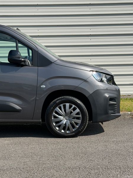 Peugeot Partner 2022 396821181