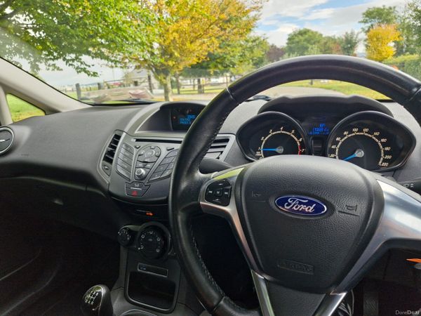 2015 Ford Fiesta Zetec 1.0 99,000 KM 396837751