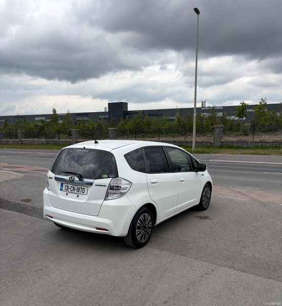 2013 Honda Fit 1.3 Hybrid Automatic 396967305