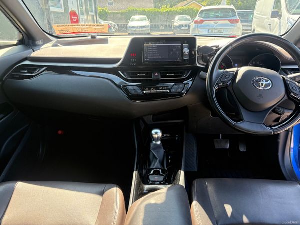 182 Toyota C-HR hybrid 396972677