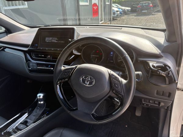 Toyota CHR Hybrid only 59kms 396972873