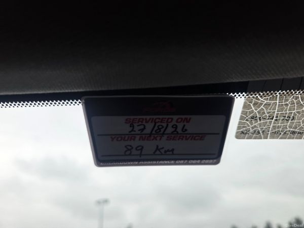 Toyota Auris 2017 396900393