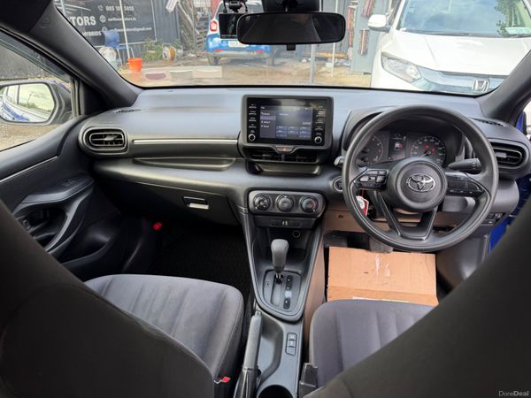 Toyota Yaris Automatic 397097931