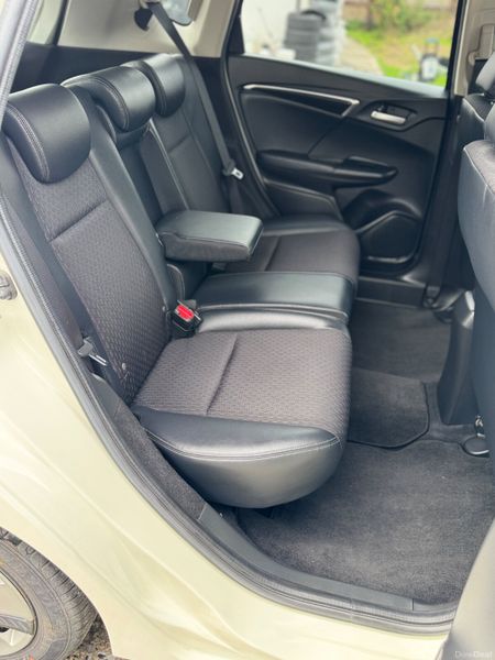 HONDA FIT 1.5L Hybrid Automatic 76000KM ONLY 397149449