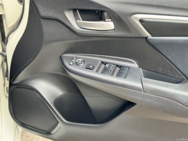 HONDA FIT 1.5L Hybrid Automatic 76000KM ONLY 397149457