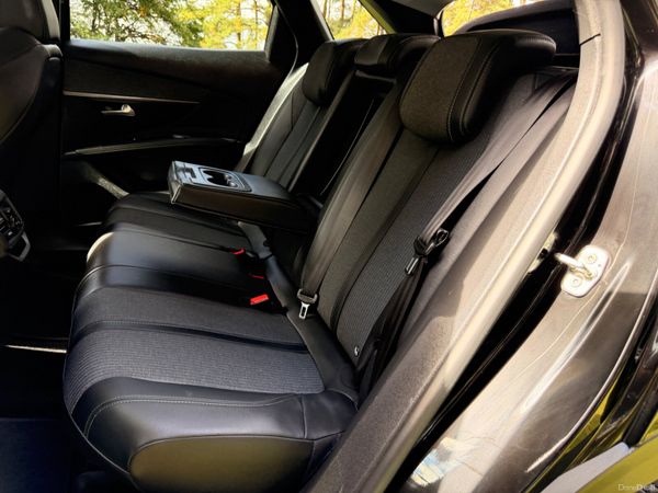 Peugeot 3008 2022 1.2 Allure Automatic 397256519