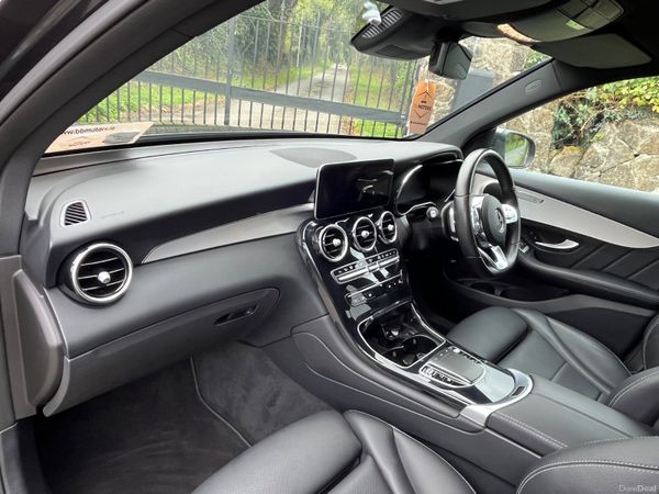 Mercedes-Benz GLC300d AMG Line Premium. NCT 03/28 397260043