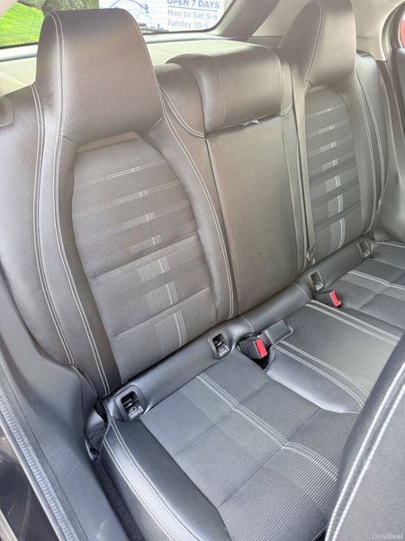Mercedes-Benz GLA 1.6 Petrol AUTO Low Kms Tax&NCT 397270711