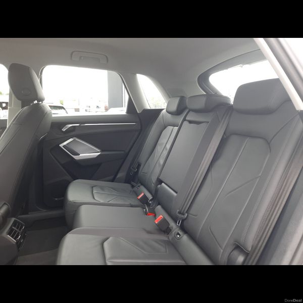 2021 Audi Q3 SE, 3 of 14
