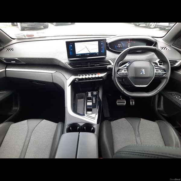 2024 Peugeot 5008 Allure, 2 of 15