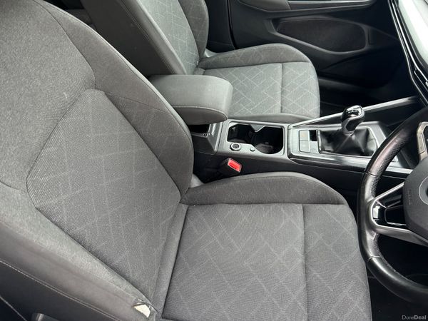 Volkswagen Golf 2021 397358913