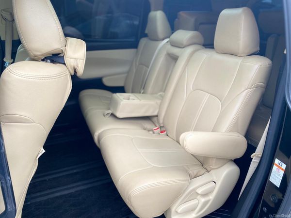 TOYOTA ALPHARD 2.5 HYBRID E-FOUR (8 SEATER) 397301387