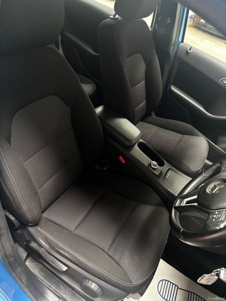 MERCEDES 180B AUTO ( LOW KMS ) 397451585