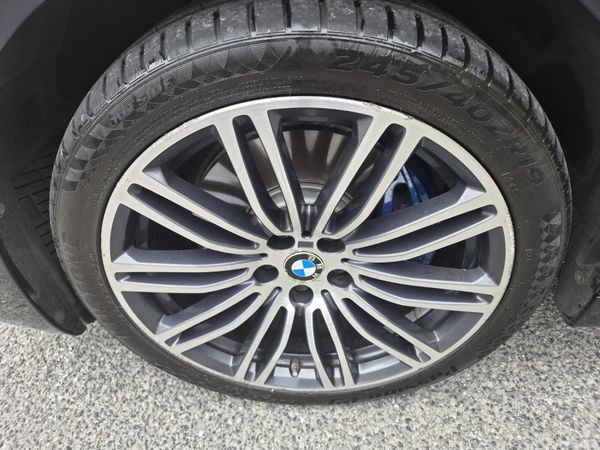 BMW 5-Series M-sport / Petrol/plug-in 397465775