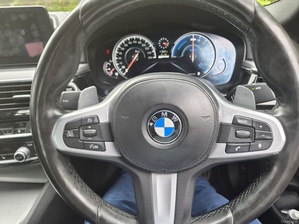 BMW 5-Series M-sport / Petrol/plug-in 397465783