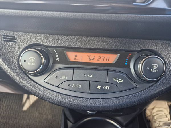 2022 Toyota Prius 1.5L Hybrid Low Miles Automatic 397485175