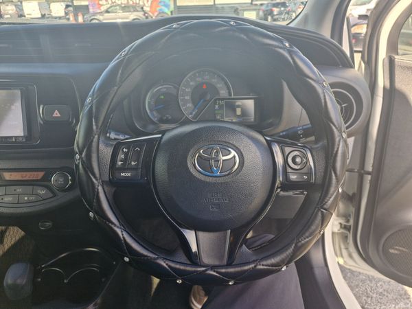 2022 Toyota Prius 1.5L Hybrid Low Miles Automatic 397485177
