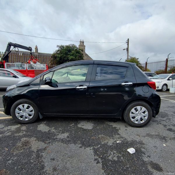 2016 Toyota Vitz Luna, 5 of 25
