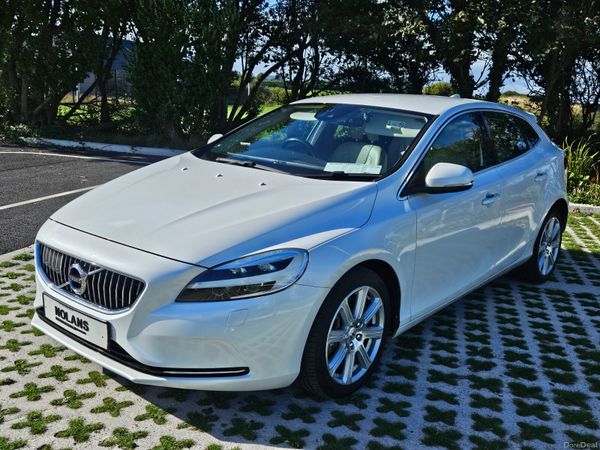 2016 Volvo V40 SE, 5 of 35