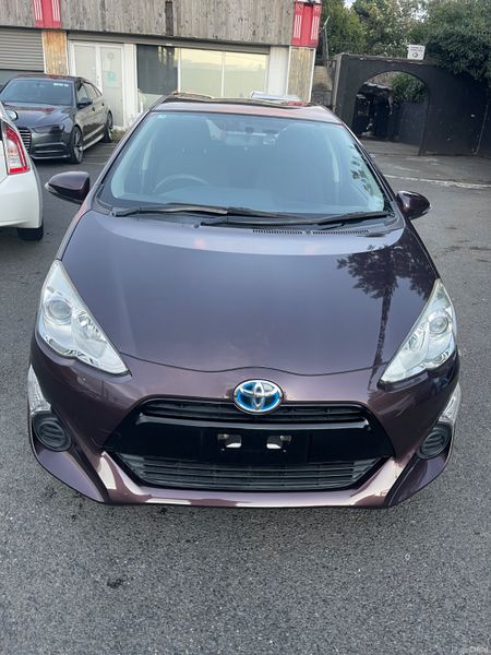 2015 Toyota Aqua, 3 of 11