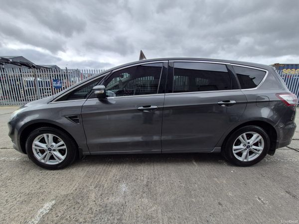 2017(172)  Ford S-Max (Titanium spec) 397532641