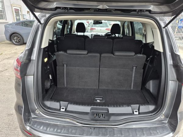 2017(172)  Ford S-Max (Titanium spec) 397532691