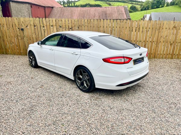 Ford Mondeo 2018 top of the range titanium 397738235