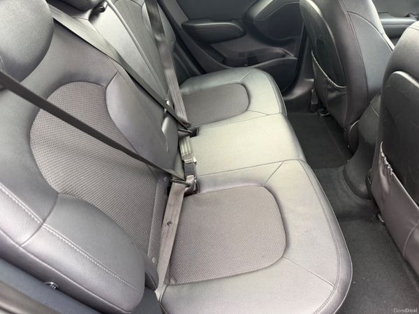 Hyundai ix35 Executive ( low kilometres) 397842247