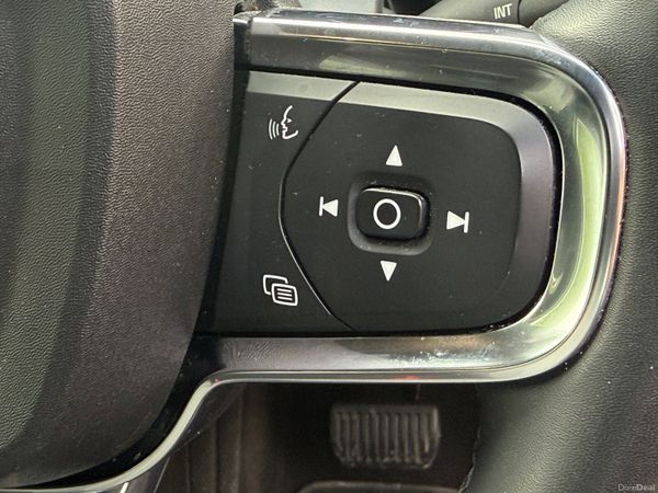 Immaculate 231 Volvo XC40 Hybrid! 397831213
