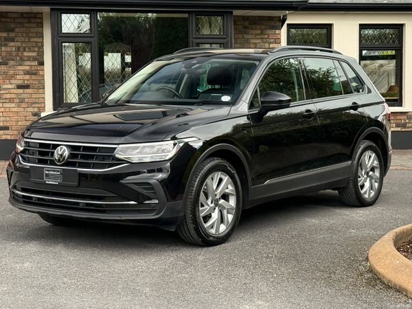 Stunning 231 Volkswagen Tiguan! 397831647