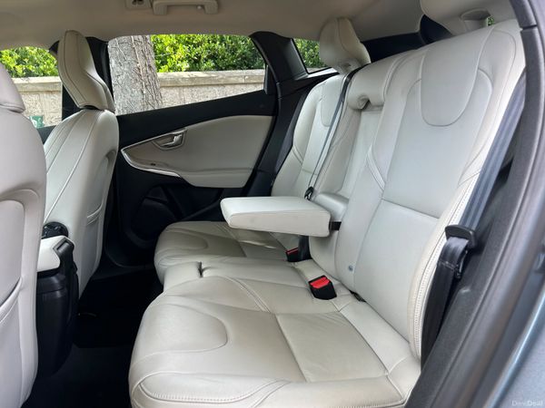 2016 VOLVO V40 DIESEL LEATHER INTERIOR 398040127