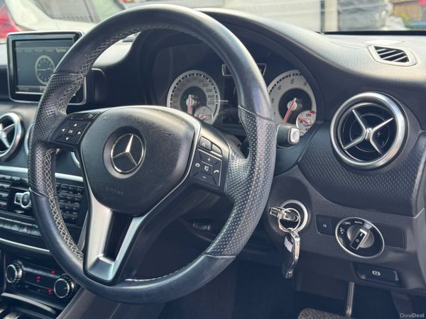 Mercedes A180 2013 1.6 Petrol Auto 51000 KM 2 keys 398018697