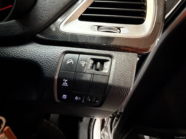 2013 Hyundai Santa Fe- 7 seater Family car NCT 398158041