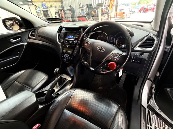 2013 Hyundai Santa Fe- 7 seater Family car NCT 398158043