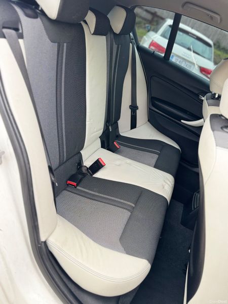 BMW 116i M Sports Petrol Automatic 2015 75000KM 398112055