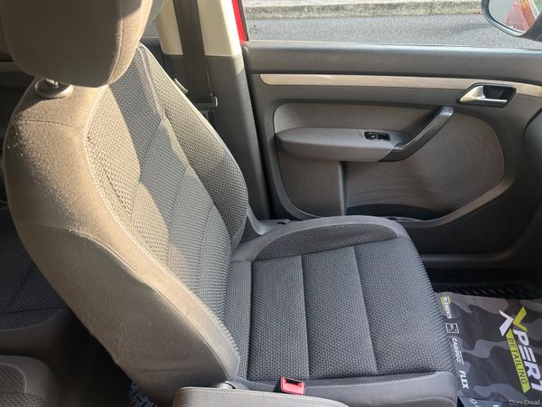 Volkswagen Touran 2015 7 SEATER ( NCT 05/27) 398118421