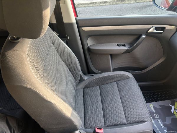 Volkswagen Touran 2015 7 SEATER ( NCT 05/27) 398118429