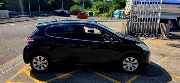 Peugeot 208 2015 Automatic Top Spec 398128693