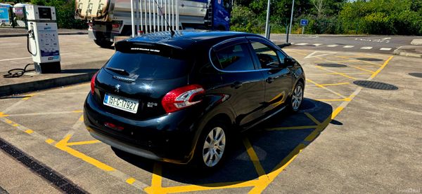 Peugeot 208 2015 Automatic Top Spec 398128701