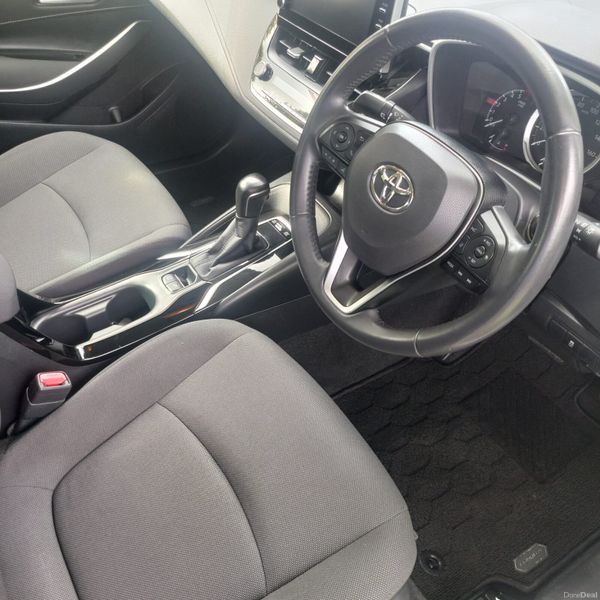 2020 ToyotaCorolla 29,900 km 398250747