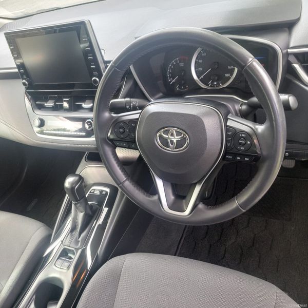 2020 ToyotaCorolla 29,900 km 398250757